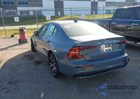 2024 Volvo S60 B5 Core Dark Theme из США, поврежденный, VIN 7JRL12FK4RG321320